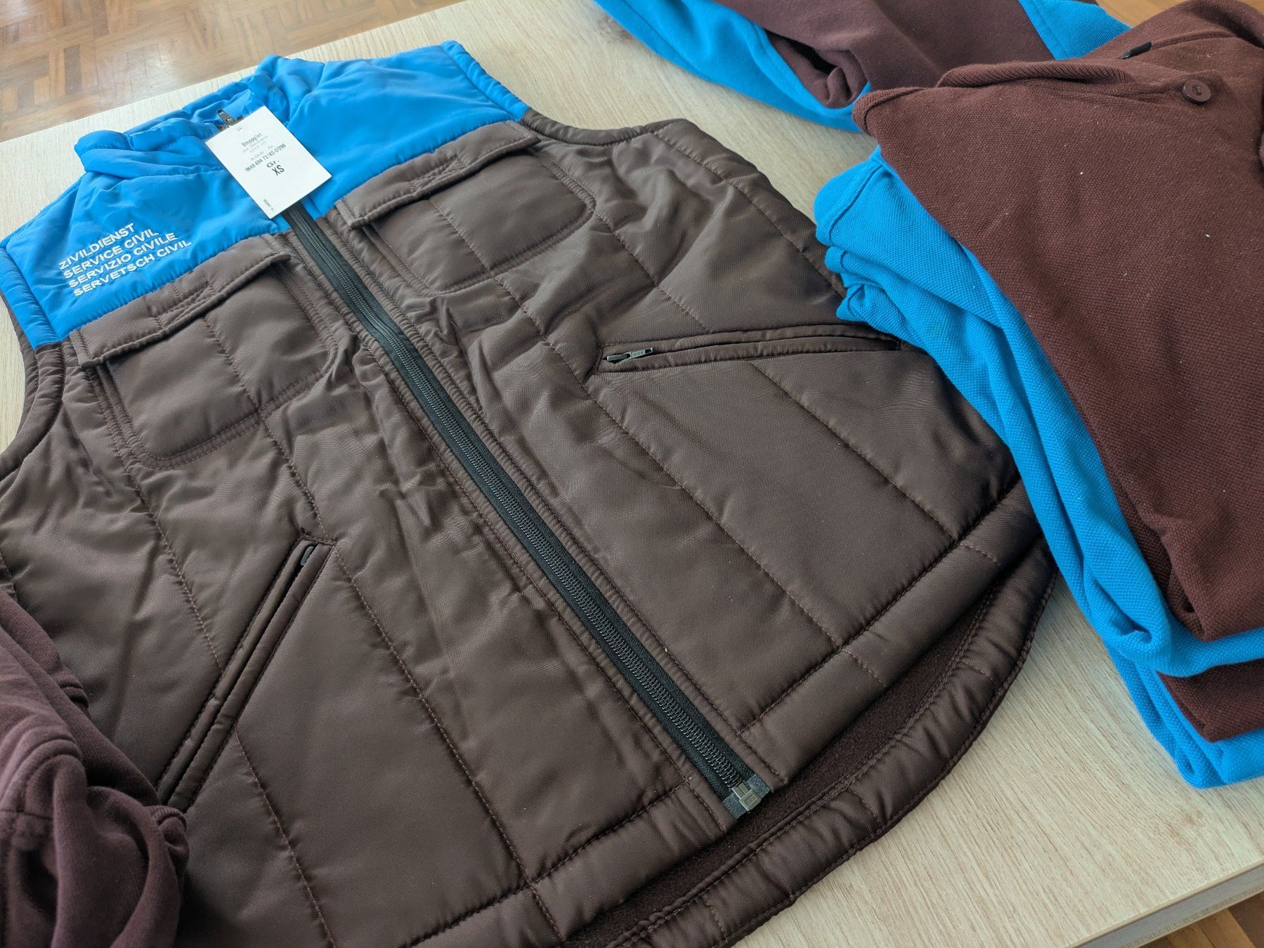 Lotti di vestiti: Kleidung Zivildienst – Usato da Steinen venduto da Philinne 1