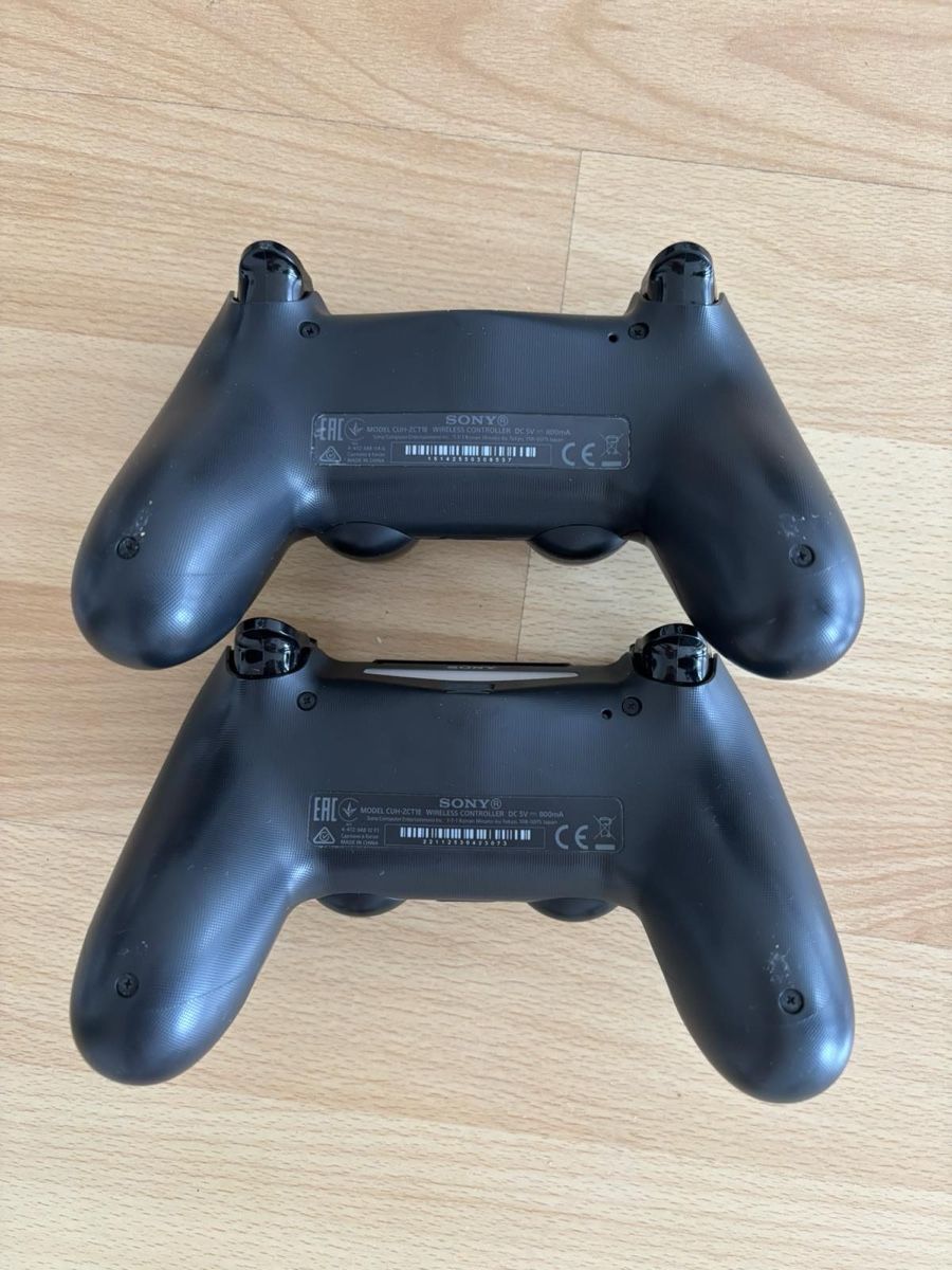 Sony Console: PS4 - Firmware 12.00 - PlayStation 4 - 500 GB + 2 Controller – Usato da Burgdorf venduto da iur_6898 6