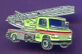 Feuerwehrauto  MERCEDES  Drehleiter