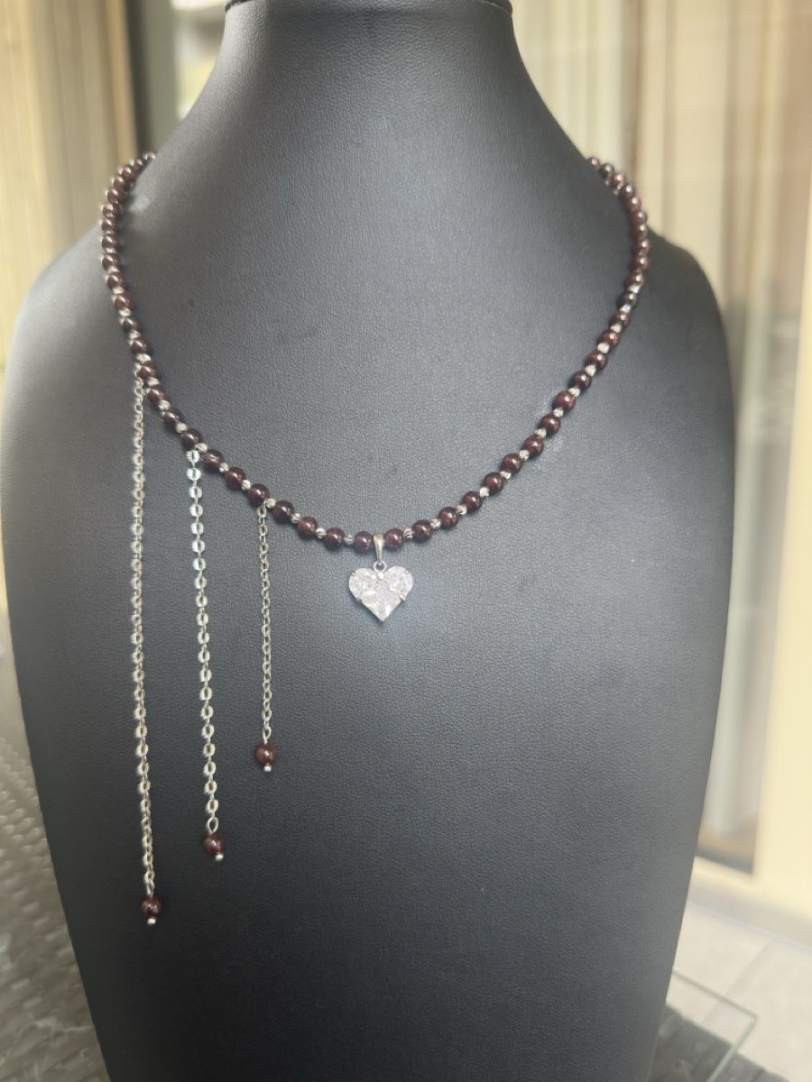 Catenine: Collier mit Granat Halbedelsteinen HANDARBEIT  – Nuovo e nell'imballaggio originale da Kriens venduto da Hortensie6