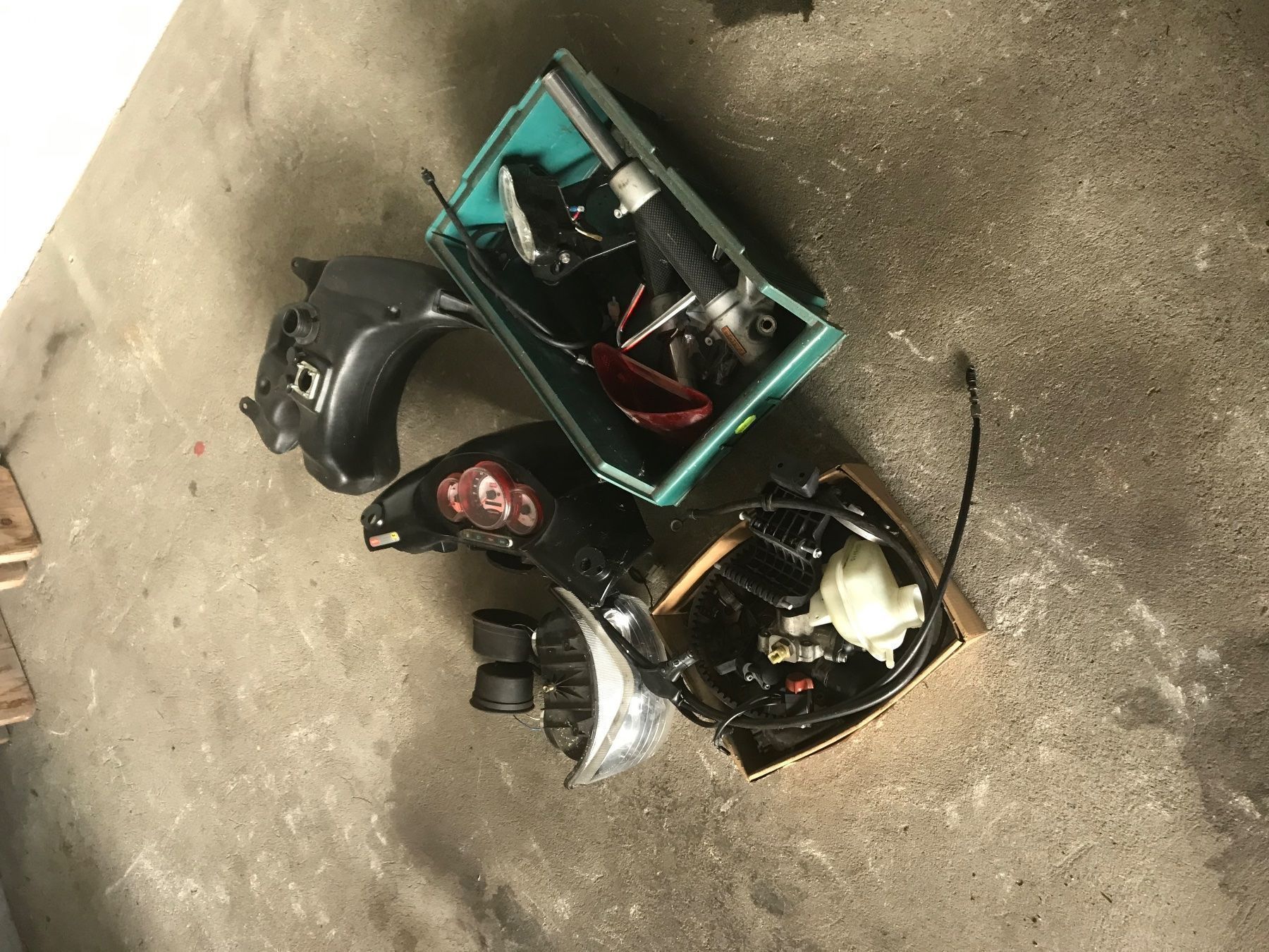 Aprilia Scooter: Aprilia SR 50 DIV. Ersatzteile – Usato da Safnern venduto da Peter071 2
