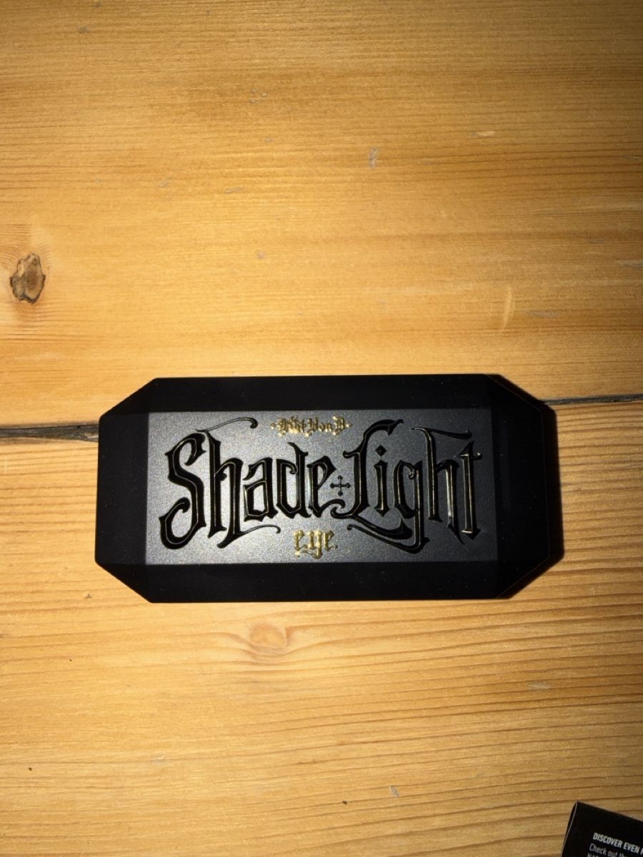 Make-up: Kat Von D Shade+Light Eye Contour Palette - Spring Edition – Nuovo (secondo la descrizione) da Basel venduto da alb_989f 1