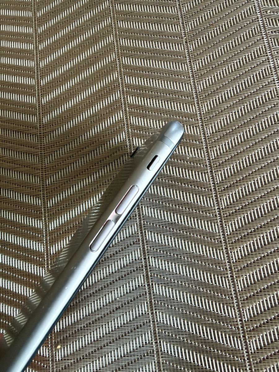 Apple Telefoni cellulari / Smartphones: Apple iPhone 6 64GB noir état correct – Usato da Vullierens venduto da gugu9 5