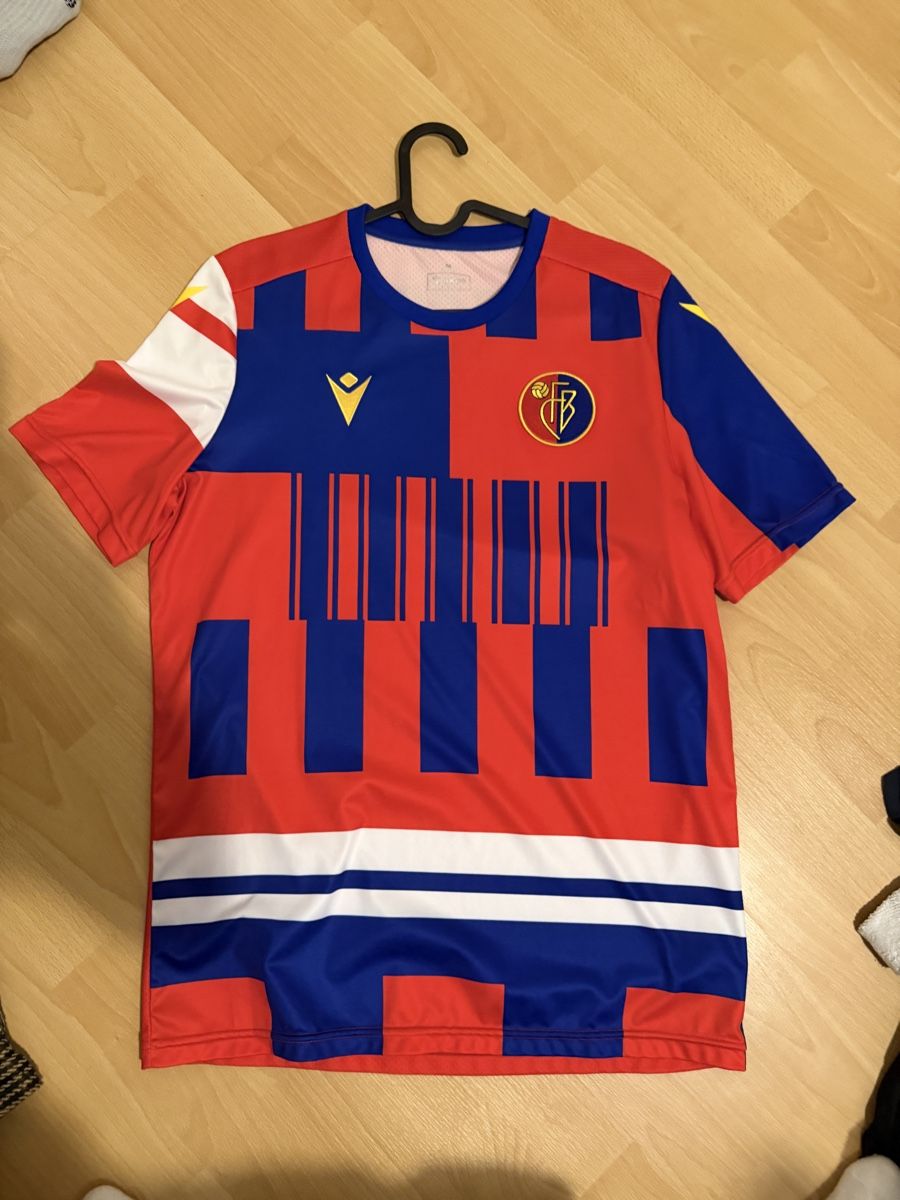 Canottiere & Pantaloni: FC Basel Aufwärm Trikot – Nuovo (secondo la descrizione) da Reinach BL venduto da Schaenzilia 1