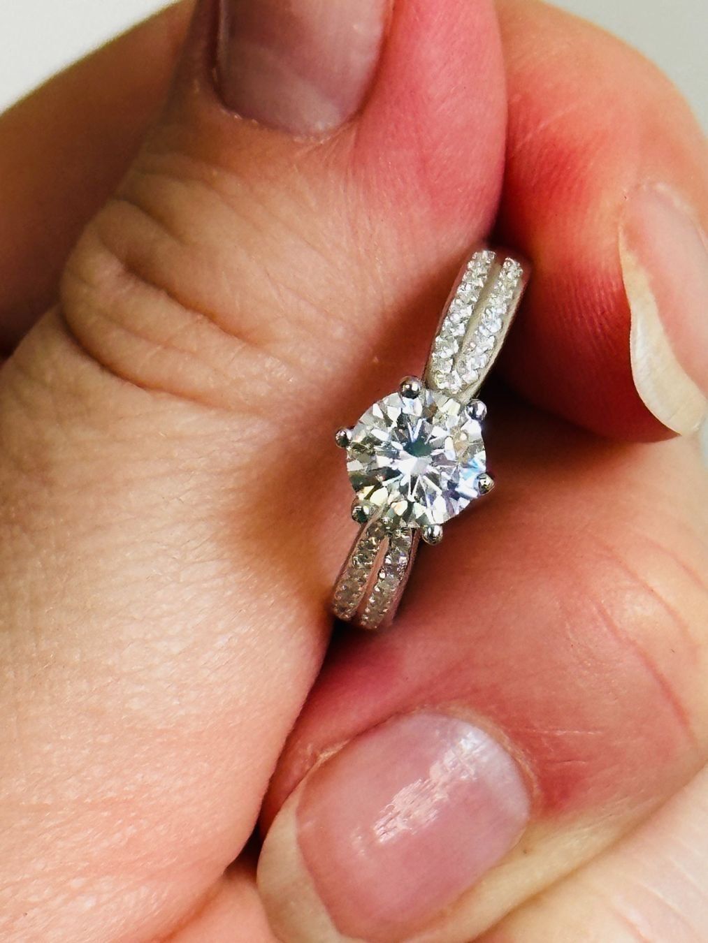 Anelli: 1ct 6,5 mm Moissanite rings with certificate – Nuovo e nell'imballaggio originale da Genève venduto da AWWA 2