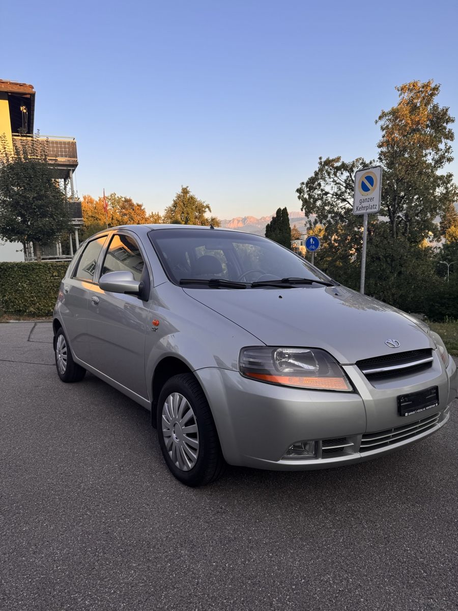 Daewoo Autos: Daewoo Kalos 1.4 hellgrau 59‘508Km – D'occasion à Hombrechtikon par UHR-Macher 1