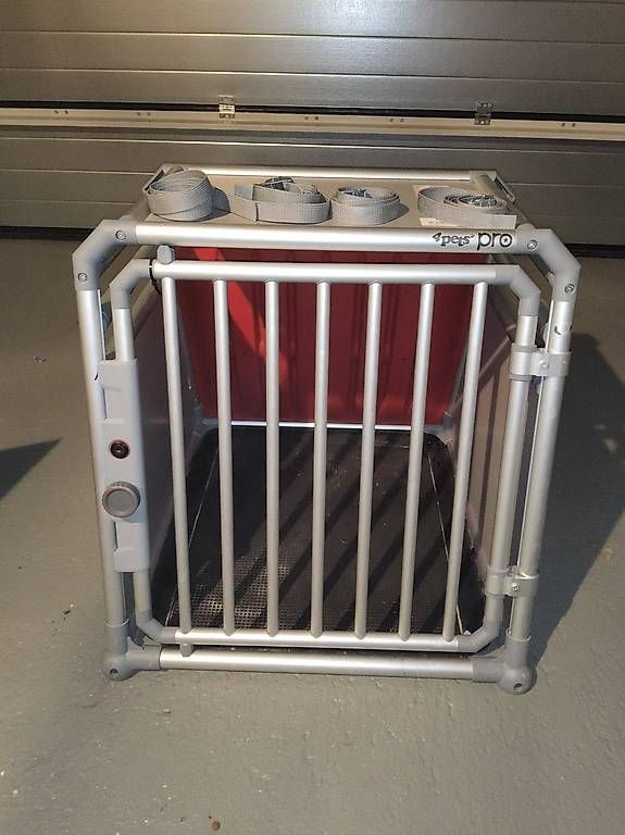 Gabbie, trasporto & Sicurezza: Cage de transport chien 4pets Pro 3 Small – Usato da Gollion venduto da pub_g929