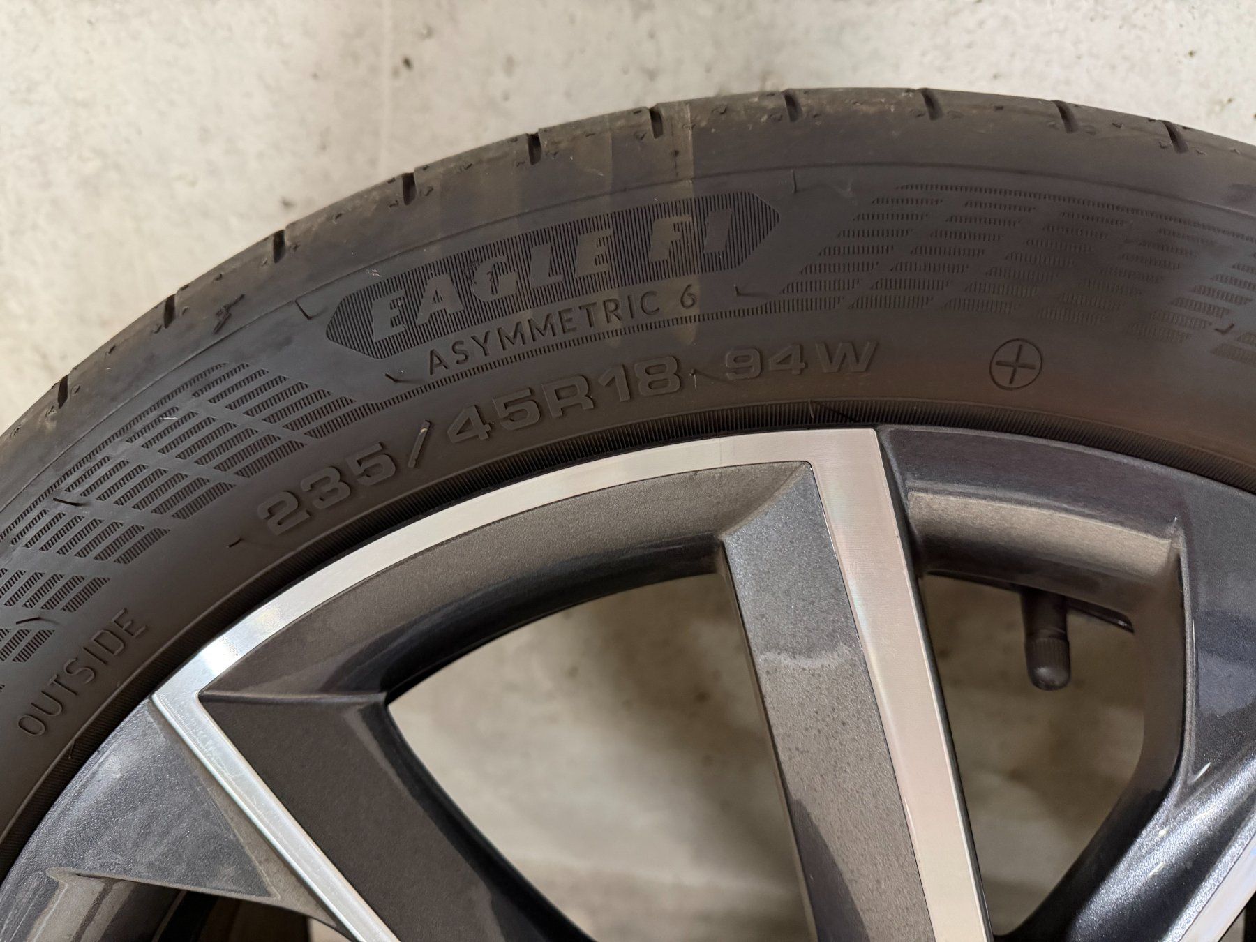 Skoda Pneumatici & Ruote complete: Original Skoda Superb 18"-Alukompletträder – Usato da Kyburg venduto da Mi_Ne 3