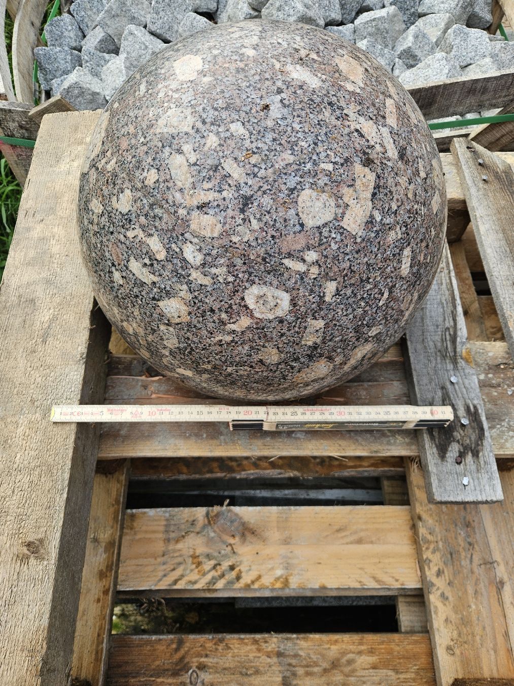 Steine & Dachziegeln: Steinkugel Glatt – Gebraucht aus Fischenthal von KevinE01 1