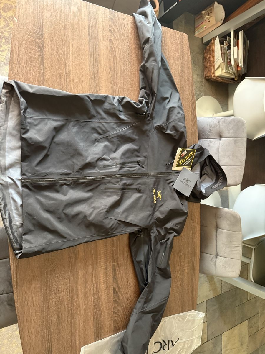 Arcteryx Vestes: Arc'teryx Beta – Neuf avec emballage d'origine à Bioggio par man_nmm7 1