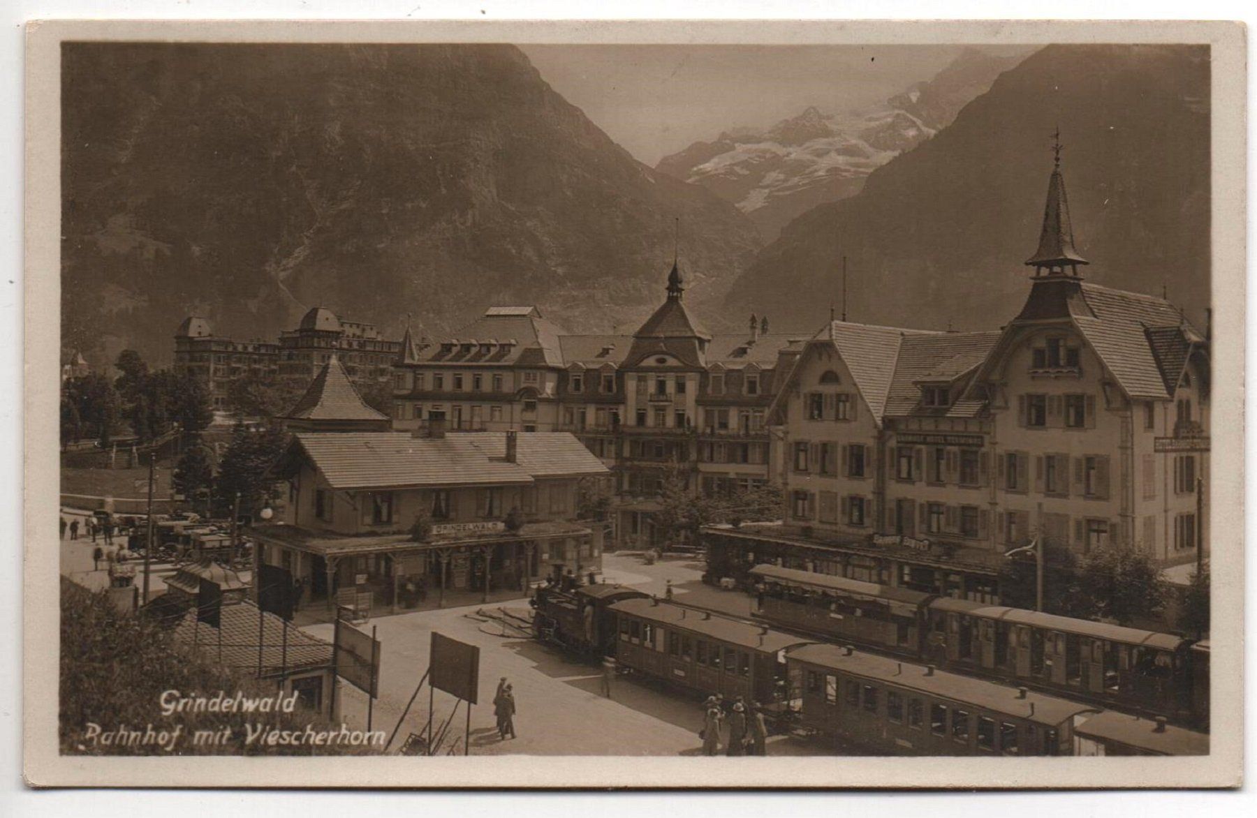 Cartes postales: GRINDELWALD Bahnhof mit Bahn – Neuf (Voir description) à Jona par philajona