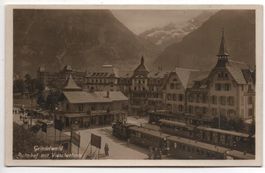 GRINDELWALD Bahnhof mit Bahn