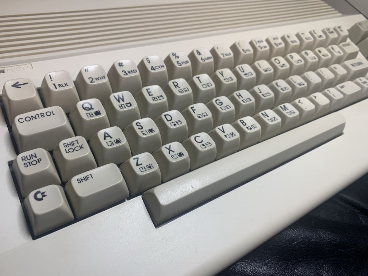 Commodore PCs: Commodore 64 – Gebraucht aus Basel von  1