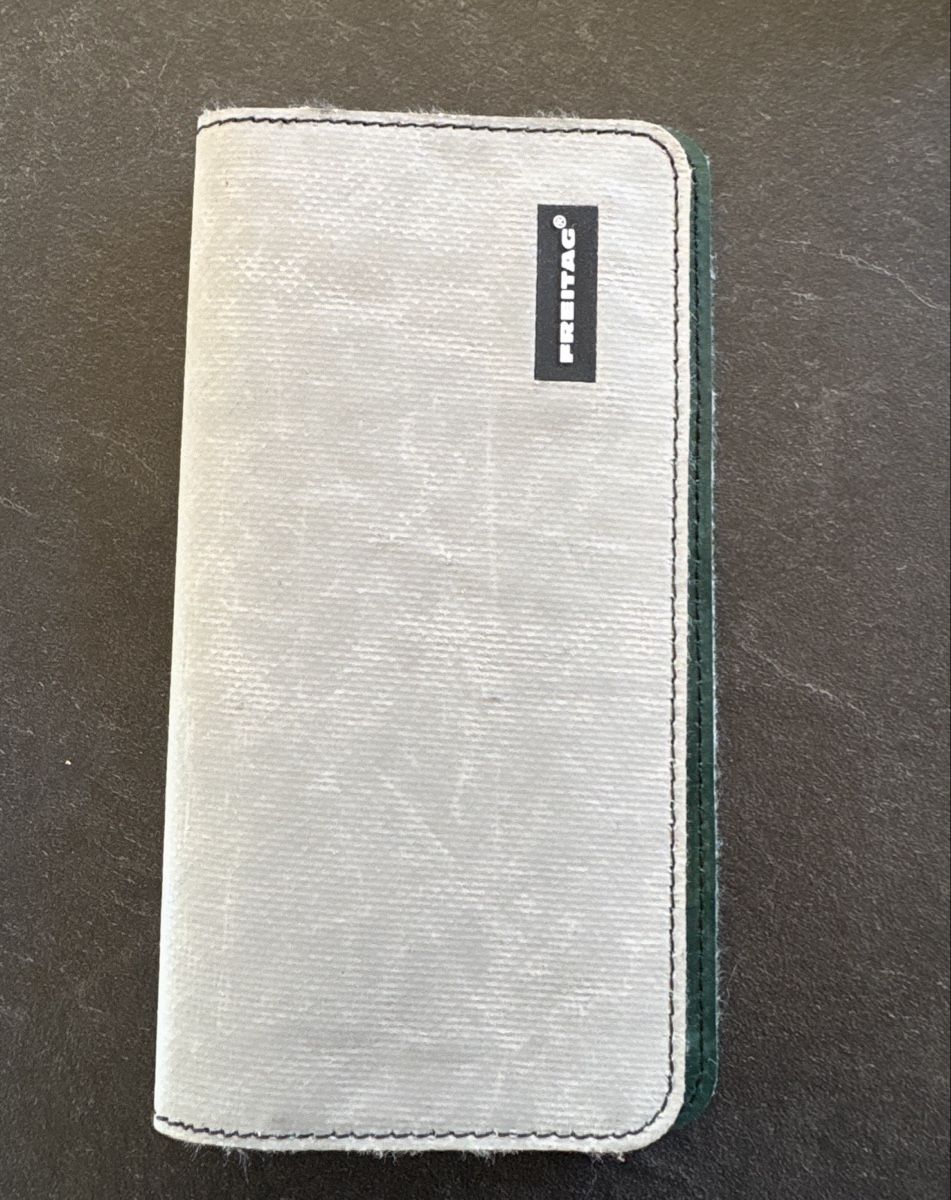 Freitag Cover & Protezioni schermo: Housse téléphone Freitag – Usato da Martigny venduto da fogo05
