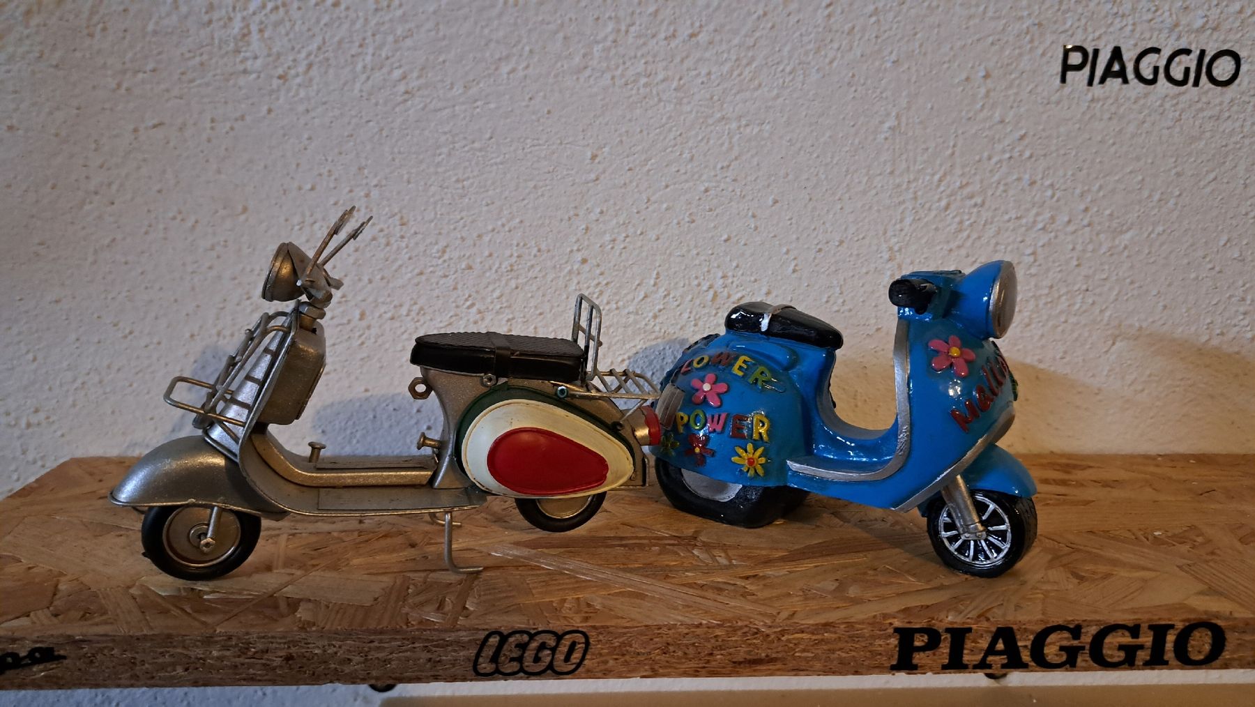 Vespa Kit di modellismo & Modellini statici: 2 x Vespa Modelle  – Usato da Ramsen venduto da abtaudi
