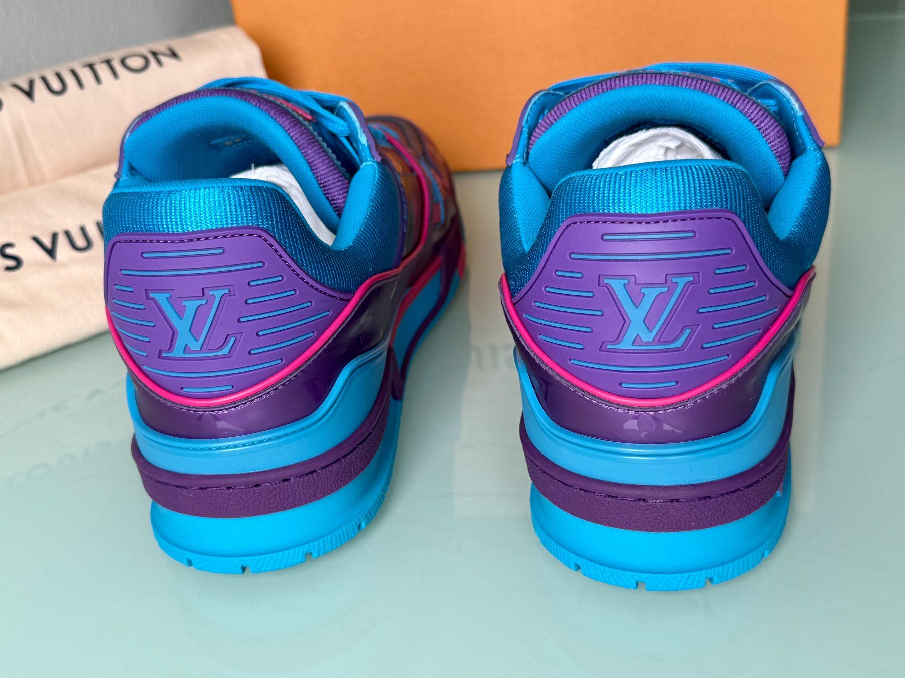 Louis Vuitton Scarpe da uomo: LOUIS VUITTON Lv Trainer Glänzendem Monogram Sneaker 44 NEUE – Nuovo (secondo la descrizione) da Kreuzlingen venduto da kruezbiz 6