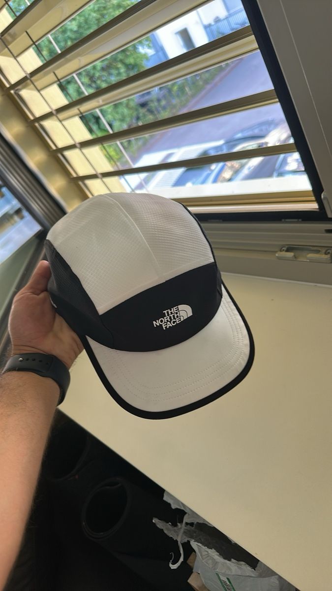 North Face Copricapi, berretti & cappellini: Northface Running Hat – Usato da Zürich venduto da Ram_9398