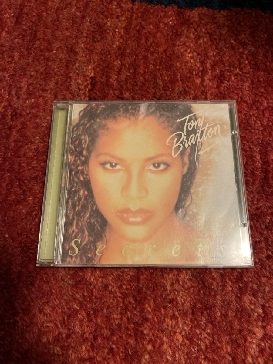 CD: Tony Braxton CD Secrets - Sommer Hits Collection! – Usato da Unterkulm venduto da AnoliOccasion