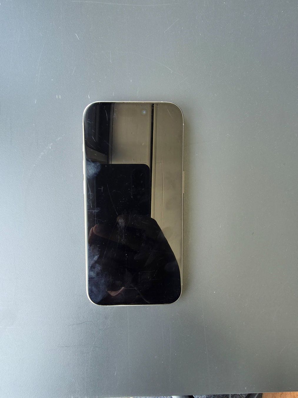 Apple Telefoni cellulari / Smartphones: iPhone 15 Pro 128GB Titan – Usato da Interlaken venduto da SamuelKulendran 1