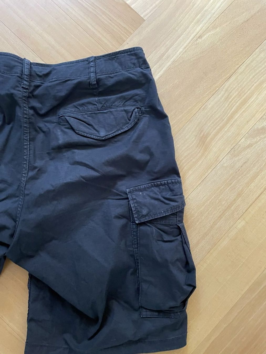 Uniqlo Pantaloni: Cargo Hose kurz Uniqlo – Usato da Zürich venduto da pba_original 4