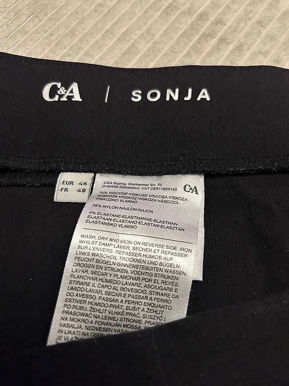 Pantaloni: Hose schwarz Grösse 46 – Usato da Pratteln venduto da vasare3 2