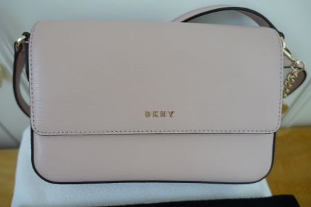 Handtasche rosa von DKNY, Zustand wie neu!
