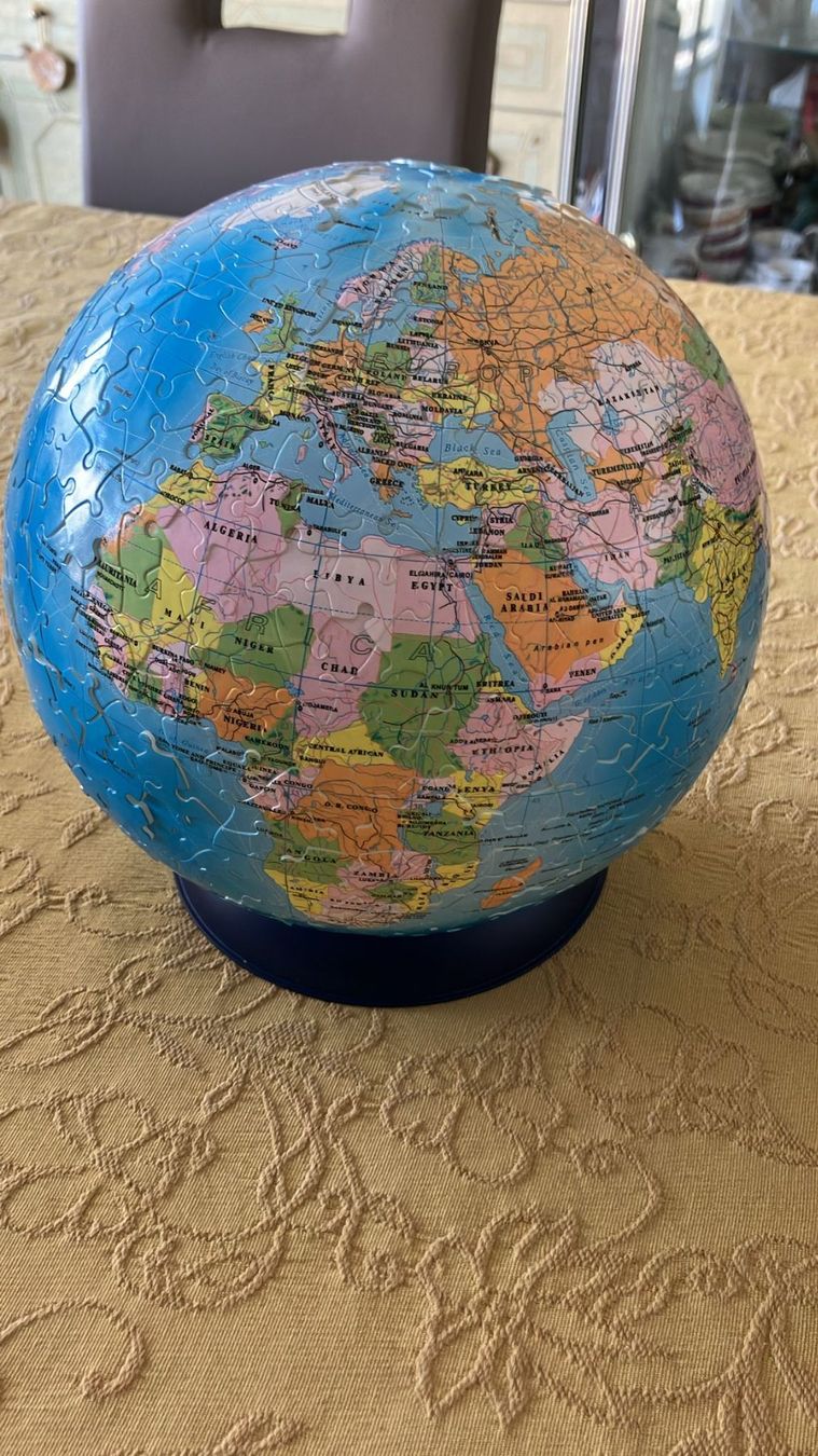 Puzzle: Puzzle mappamondo con base – Usato da Melano venduto da H-Sara