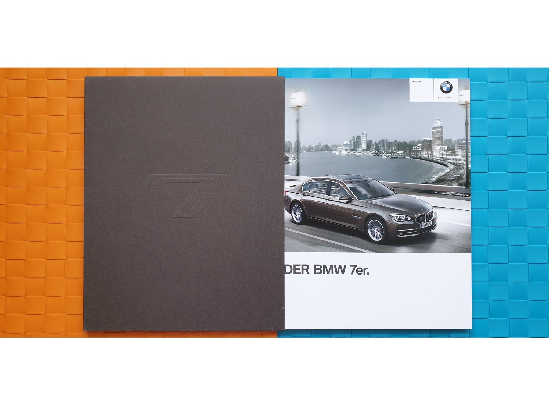 Riviste & Magazine: BMW 7er F01 2014 - FACELIFT MODELL - Prospekt / Mappe – Nuovo (secondo la descrizione) da Viganello venduto da CARLiteratur 1