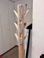 Design KLEIDERSTÄNDER -- dezent, robust & funktionell