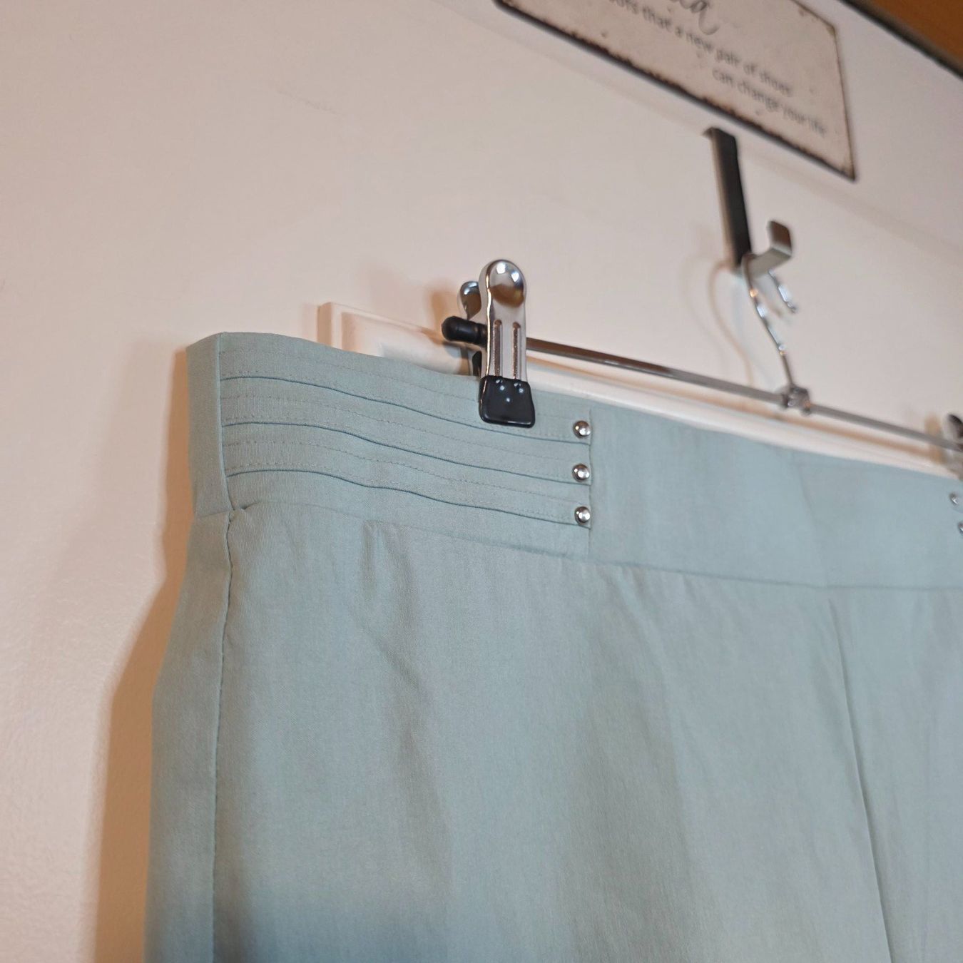 Pantaloni: Mintfarbene Damenhose 48/50 bequem – Usato da Wald ZH venduto da CapLux 4