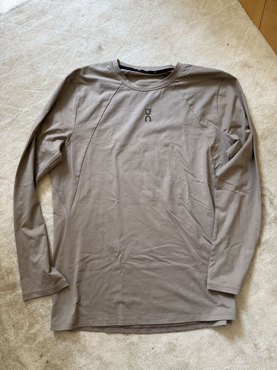 On T-shirts: On Longsleeve (L) – D'occasion à Bern par Laufsport3000