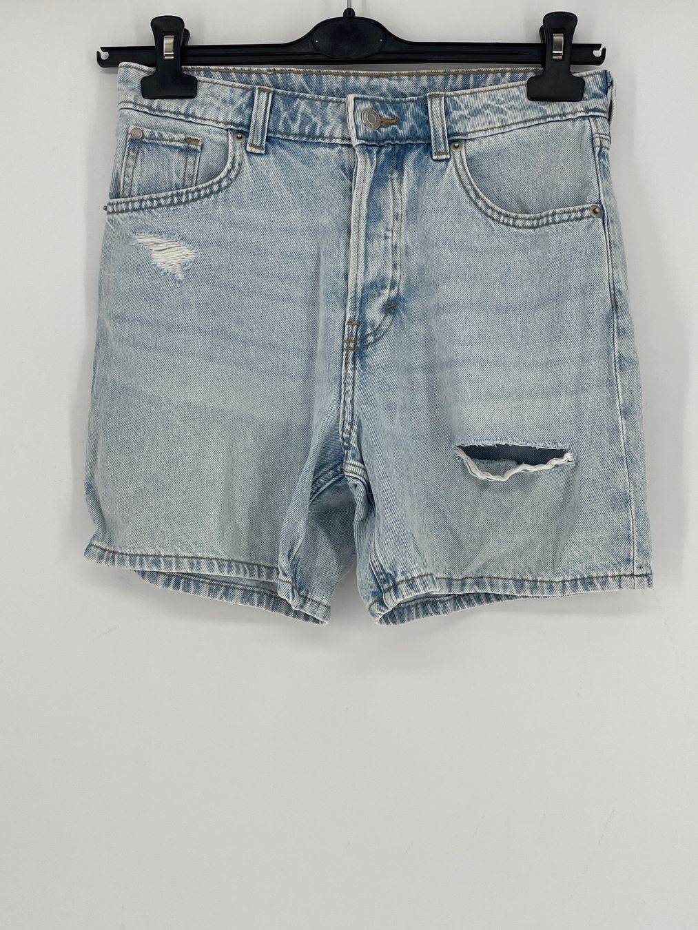 H&M Jeans: Jeans Shorts Gr. 36 &Denim H&M – Usato da Auenstein venduto da moin.