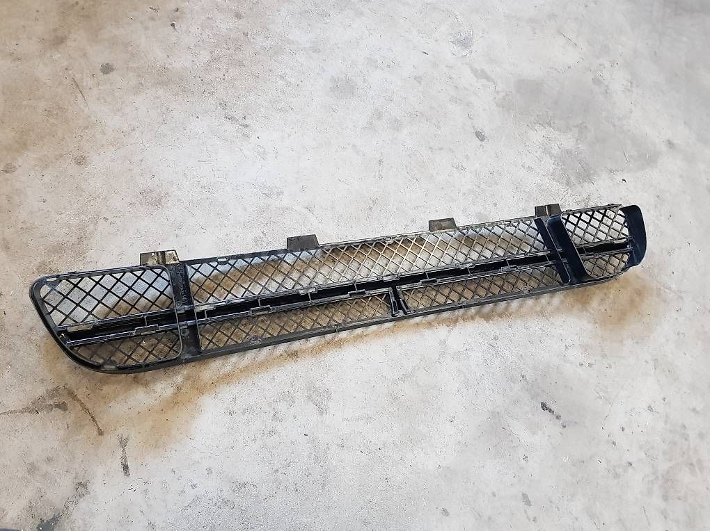 Tutti pezzi di ricambio auto: BMW E39 M Paket Luftgitter – Usato da Mettendorf TG venduto da GarageSchenkel 1