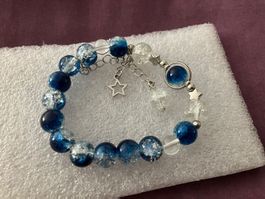 Armband mit blauen Glasperlen schillernd silberf.Sterne