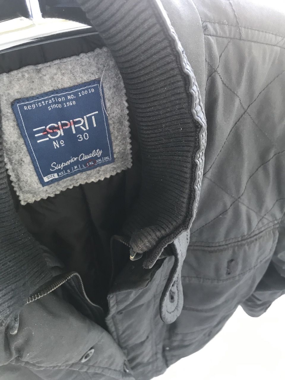 Vestes: Kurze Winterjacke Esprit – D'occasion à Niederteufen par mix18