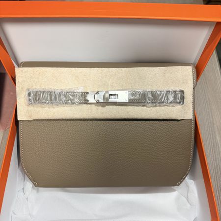 Pochette en cuire véritable beige