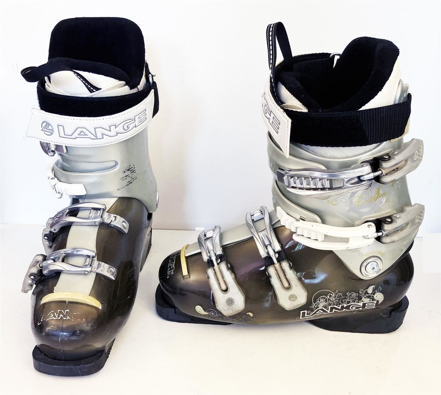 Scarpe da uomo: Skischuhe LANGE EXCLUSIVE 9; Grösse 40 – Usato da Brüttisellen venduto da SkiverkaufStepan