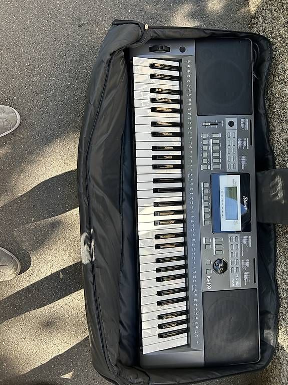 Strumenti musicali: Keyboard – Usato da Basel venduto da Jassgott