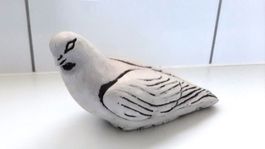 Taube aus Beton, Neu