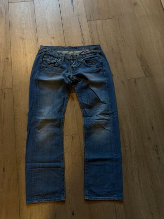 Jeans Replay taille 31/32 - parfait pour l'été!
