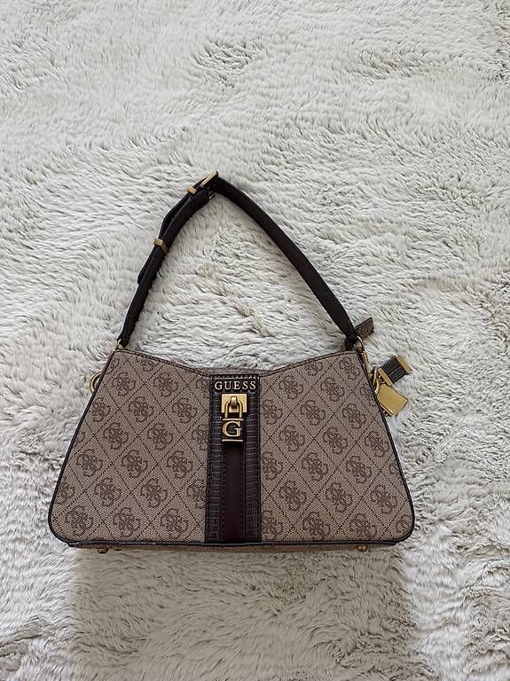 Taschen für Damen: Guess Handtasche  – Gebraucht aus Zürich von val_99cm