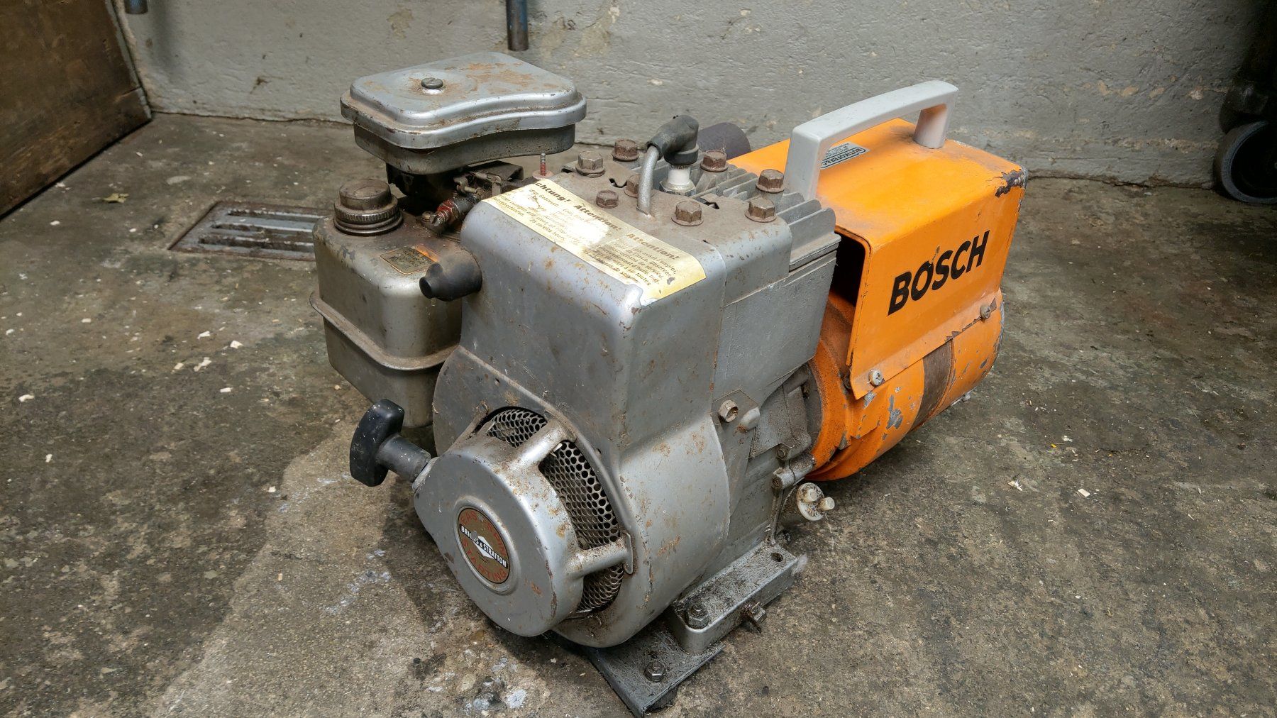 Bosch Generatori di corrente: Generator Bosch BWSA 0.65kVA – Usato da Bern venduto da ksliqbe 1