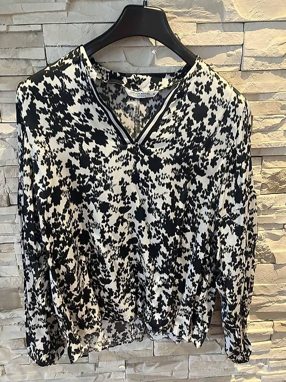 Camicette: Bluse von Sumum, Gr. 40 schwarz-ecru – Usato da Lyss venduto da stubenwagen 1