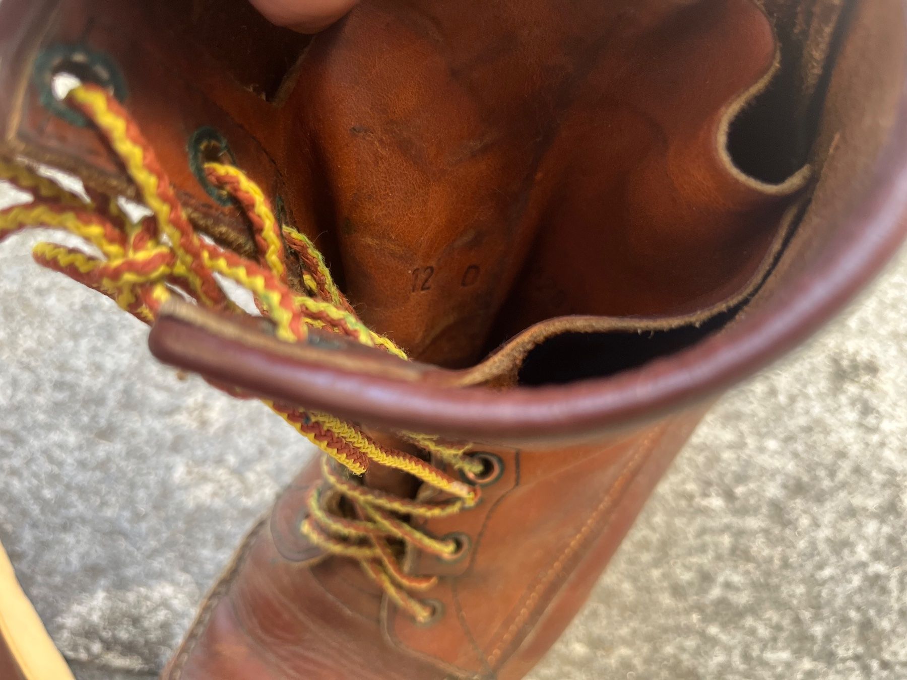 Red Wing Herrenschuhe: Red Wing Moc Toe Size 12 – Gebraucht aus Bottmingen von Puffsack 4