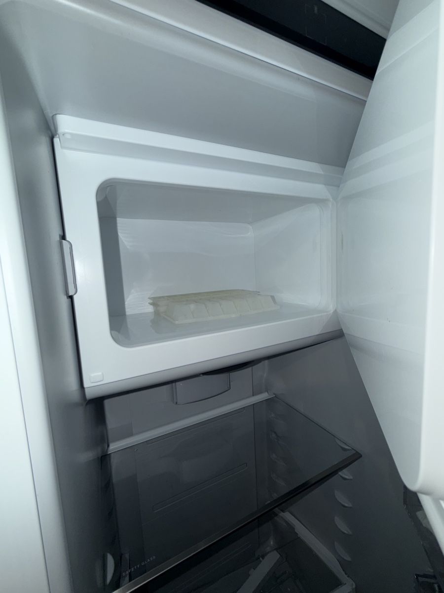 Frigoriferi: Einen Monat lang benutzter Electrolux-Kühlschrank – Nuovo (secondo la descrizione) da Zürich venduto da ale_ylv6 5