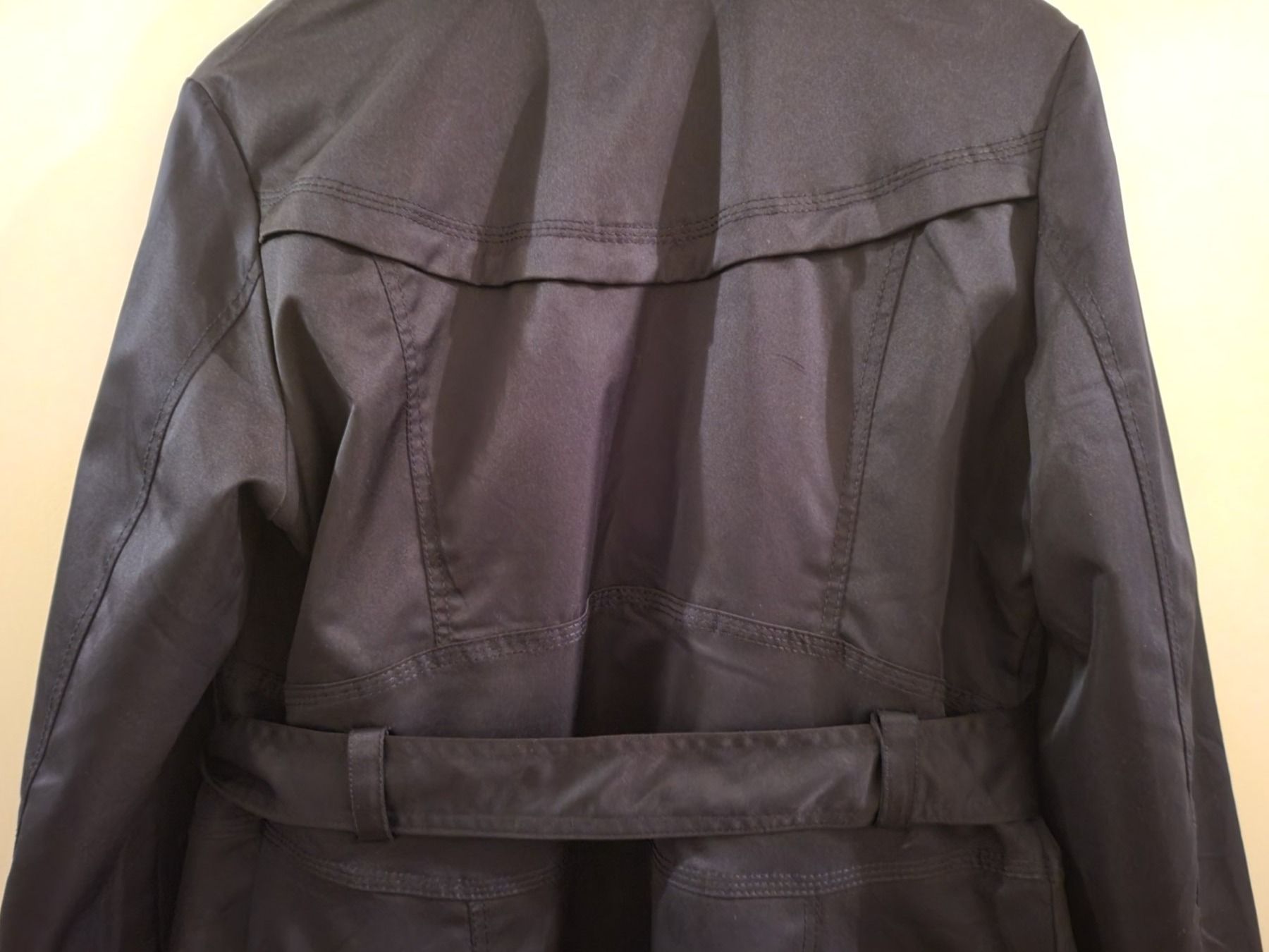 Cappotti: Schöne dunkelblaue Trenchcoat – Usato da Basel venduto da sci_67ms 7