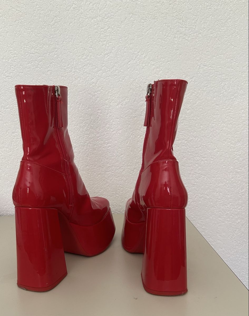 Bershka Scarpe da donna: Bottes vernies rouges à plateforme - Taille 37 – Usato da Ardon venduto da cam_f86l 2