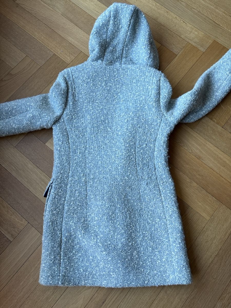 Cappotti: Wintermantel mit Kapuze, Grösse M, hellblau/grau – Usato da Riehen venduto da aschob 6