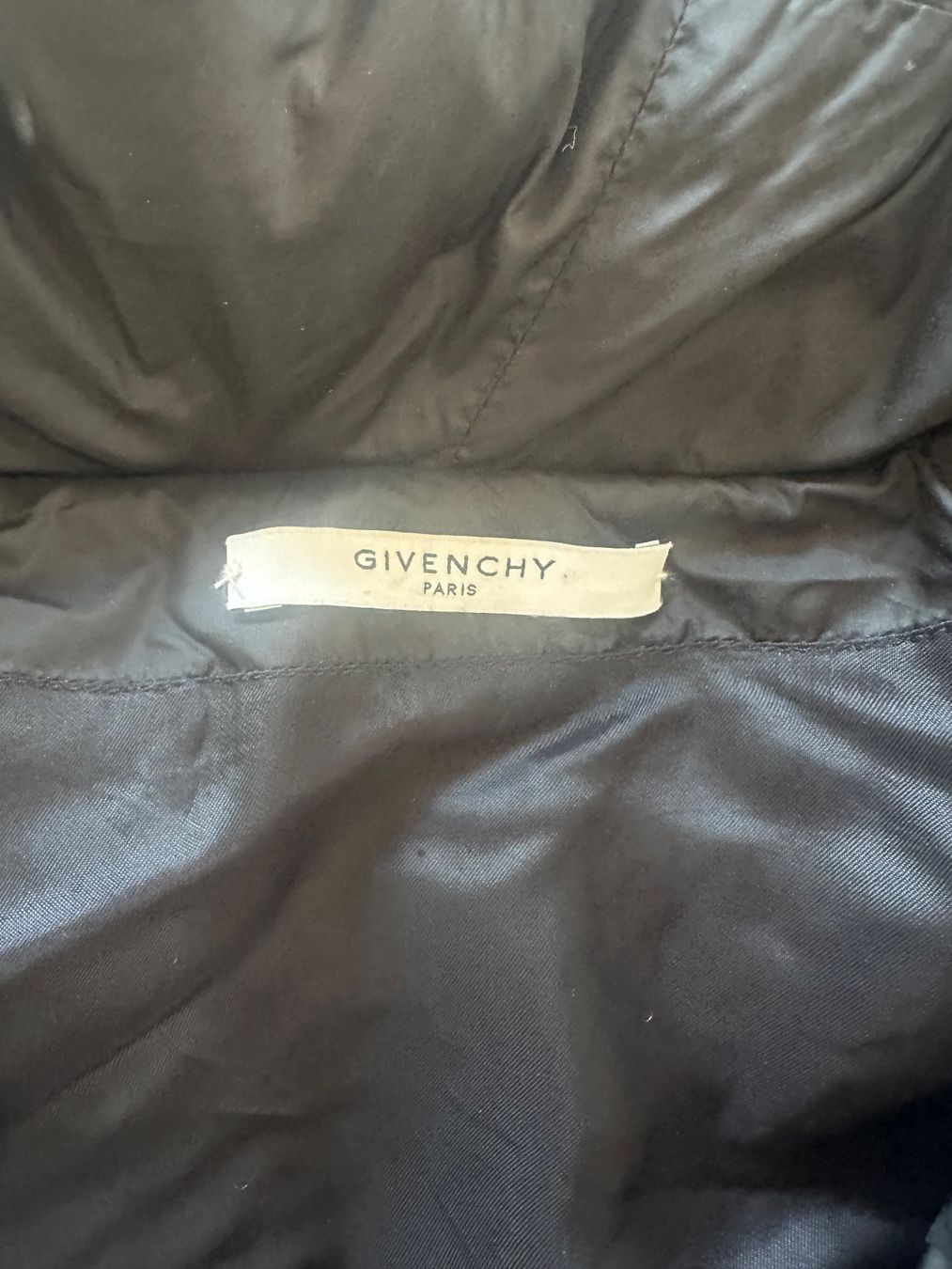 Givenchy Giacche: Givenchy Daunenjacke Damen 36 – Usato da Liestal venduto da Ballybs 5