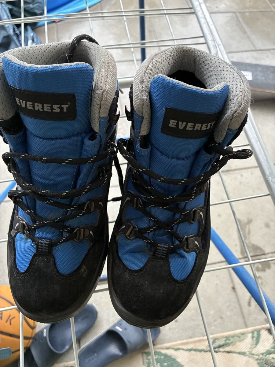 Everest Schuhe für Jungen: Wanderschuhe Everest Blau Schwarz Grösse 35 gebraucht – Gebraucht aus Dinhard von bliggi12